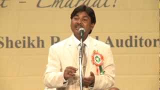 Tahir Farazs Mesmerizing Bahut Khubsurat Ho Tum Performance  Dubai Mushaira 2012  Urdu Poetry [upl. by Luella]