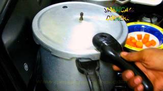 HOW TO USE PRESSURE COOKER [upl. by Bonnie875]