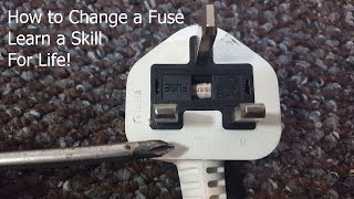 How to Change a Fuse in a Plug  the Easy Way [upl. by Aubine]