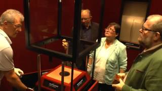 Venuskabinett 22092015 Venus von Willendorf bezieht neue Vitrine [upl. by Idas]