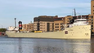 SS Alpena Arrives  Green Bay WI [upl. by Janaya]