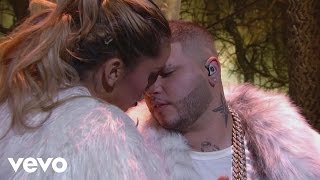 Farruko  Obsesionado Premio Lo Nuestro 2016 [upl. by Vish]